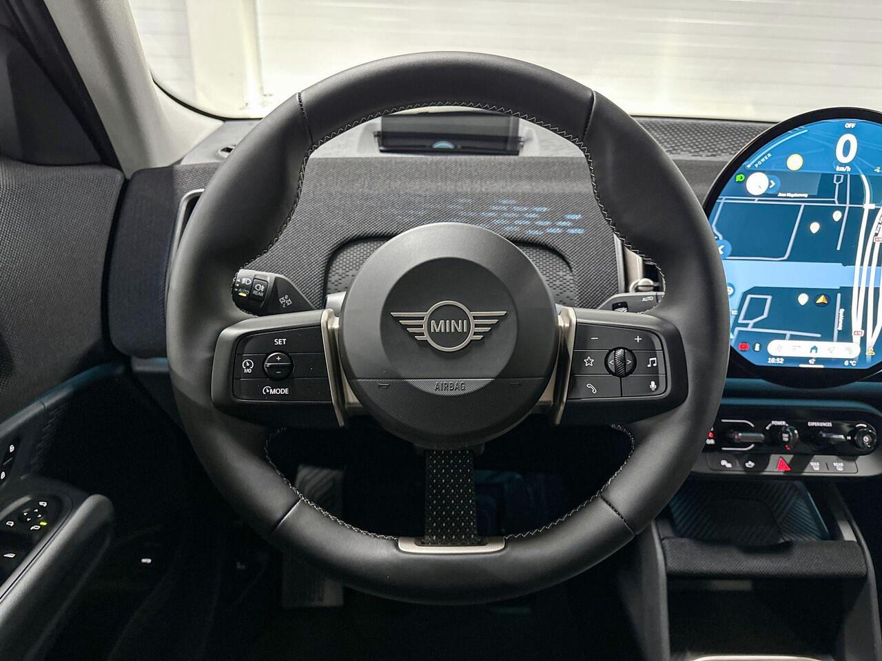 Mini COUNTRYMAN E | Classic Uitvoering | Pakket S | 19"JCW Runway Spoke Jet Black | Selections