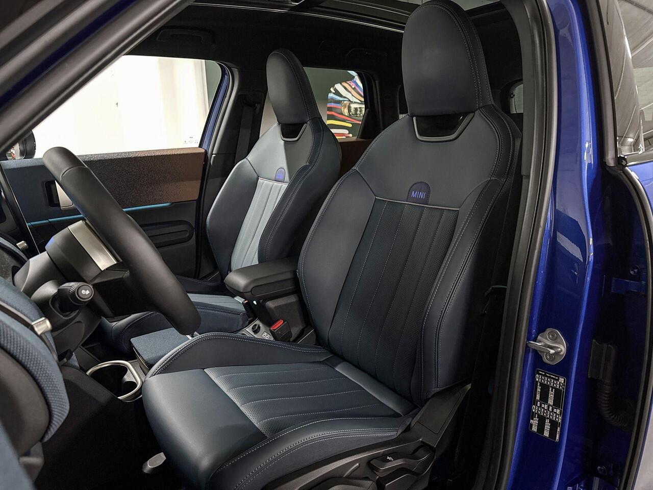 Mini COUNTRYMAN C | Favoured Uitvoering | Pakket M | 19" Kaleido Spoke 2-tone