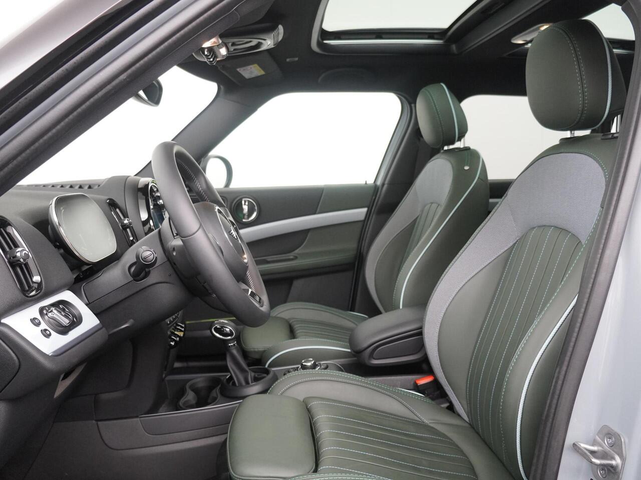 Mini COUNTRYMAN Cooper SE ALL4 Untamed Edition | Stoelverwarming | Panoramadak | Leder | Achteruitrijcamera