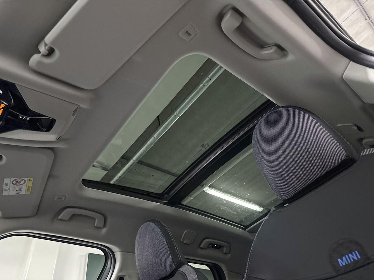 Mini COUNTRYMAN C Classic M Plus | Panoramadak | Head-Up Display | Stuurwielverwarming