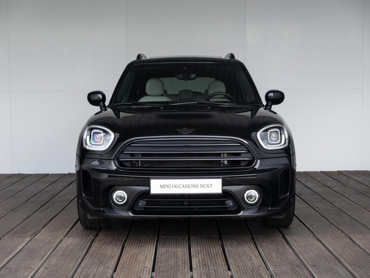 Mini COUNTRYMAN Cooper Aut. Chili + Serious Business + Chester leder + Glazen Panoramadak