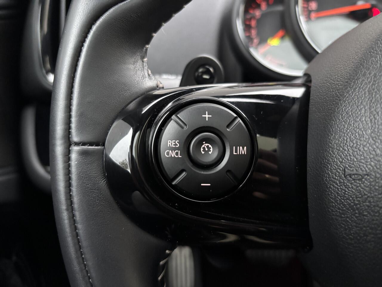 Mini COUNTRYMAN Mini 2.0 Cooper S December Actie van ¤26950 voor ¤25950 | Panoramadak | Leer | JCW | H&K | 19inch | HUD | Keyless |