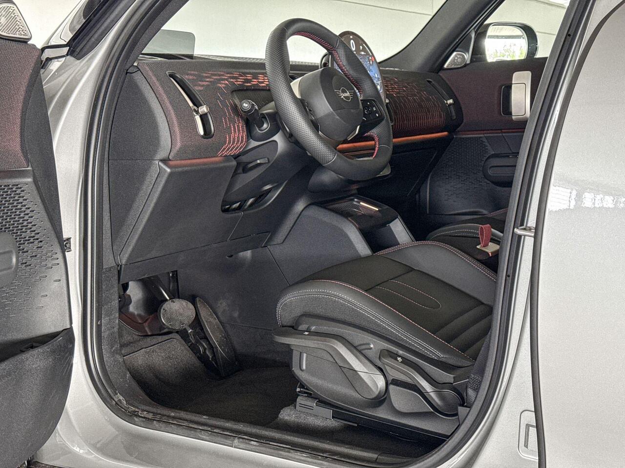 Mini COUNTRYMAN E John Cooper Works L | Selections