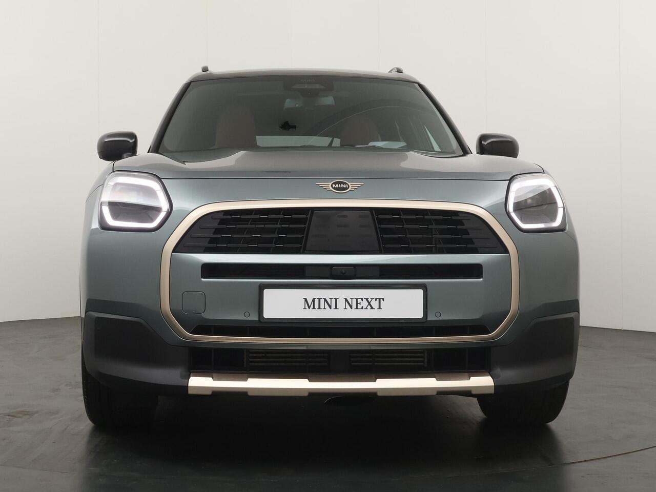 Mini COUNTRYMAN C Favoured XL | Head-Up | Trekhaak | Stoel-stuurverwarming |