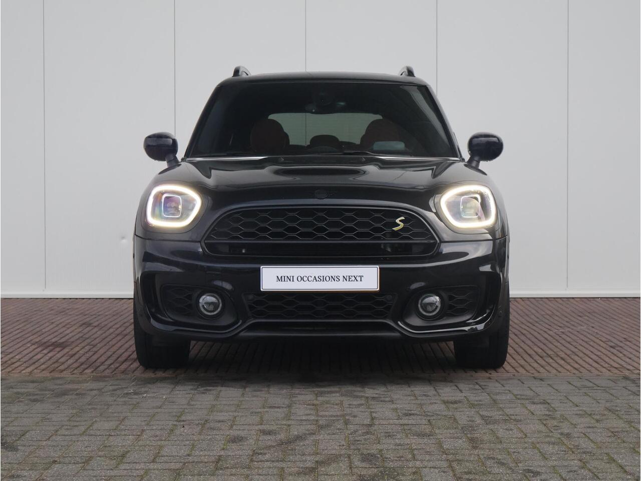 Mini COUNTRYMAN Mini 2.0 Cooper S E ALL4 John Cooper Works Achteruitrijcamera/ Panoramadak/ Comfortstoelen/ Stoelverwarming/ Harman-Kardon/ Head-Up