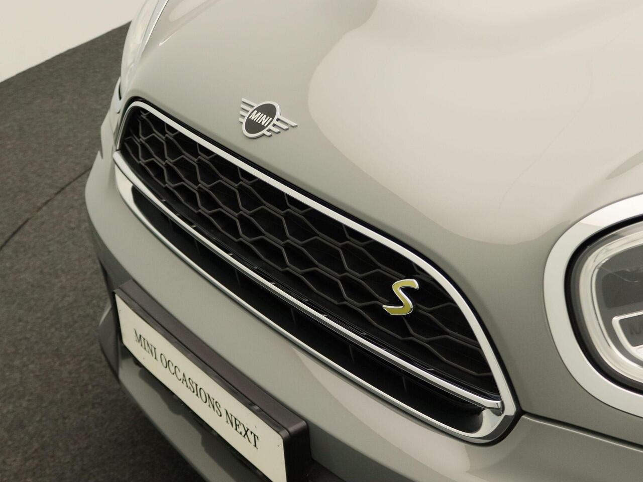 Mini COUNTRYMAN Cooper S E ALL4 Comfort Pack + Glazen panoramadak + Achteruitrijcamera + Park Assistant + Driving Assistant + Connected Navigation Pakket