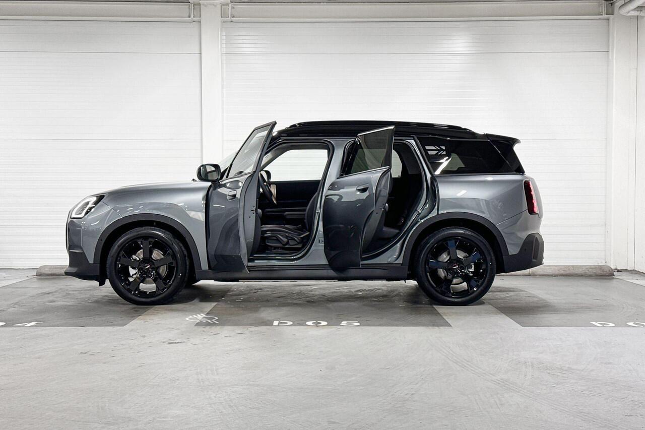 Mini COUNTRYMAN E | Classic Uitvoering | Pakket M | 19" JCW Runway Spoke Jet Black | Selections