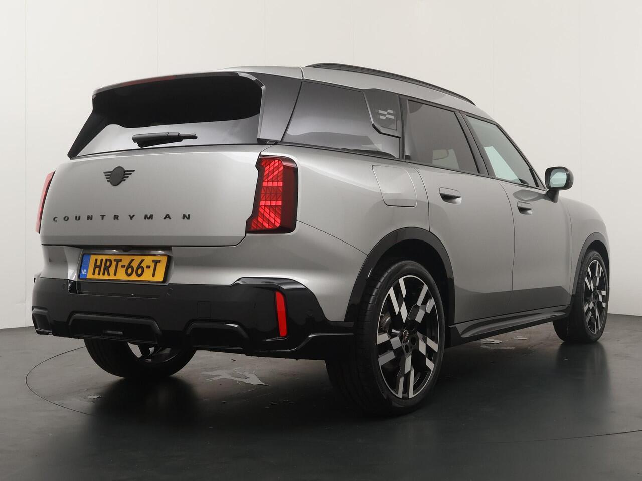 Mini COUNTRYMAN C JCW Trim | Pakket XL| Stoel-stuurverwarming | Adaptieve Cruise | Elektrische-Massagestoelen | Head-Up Display |