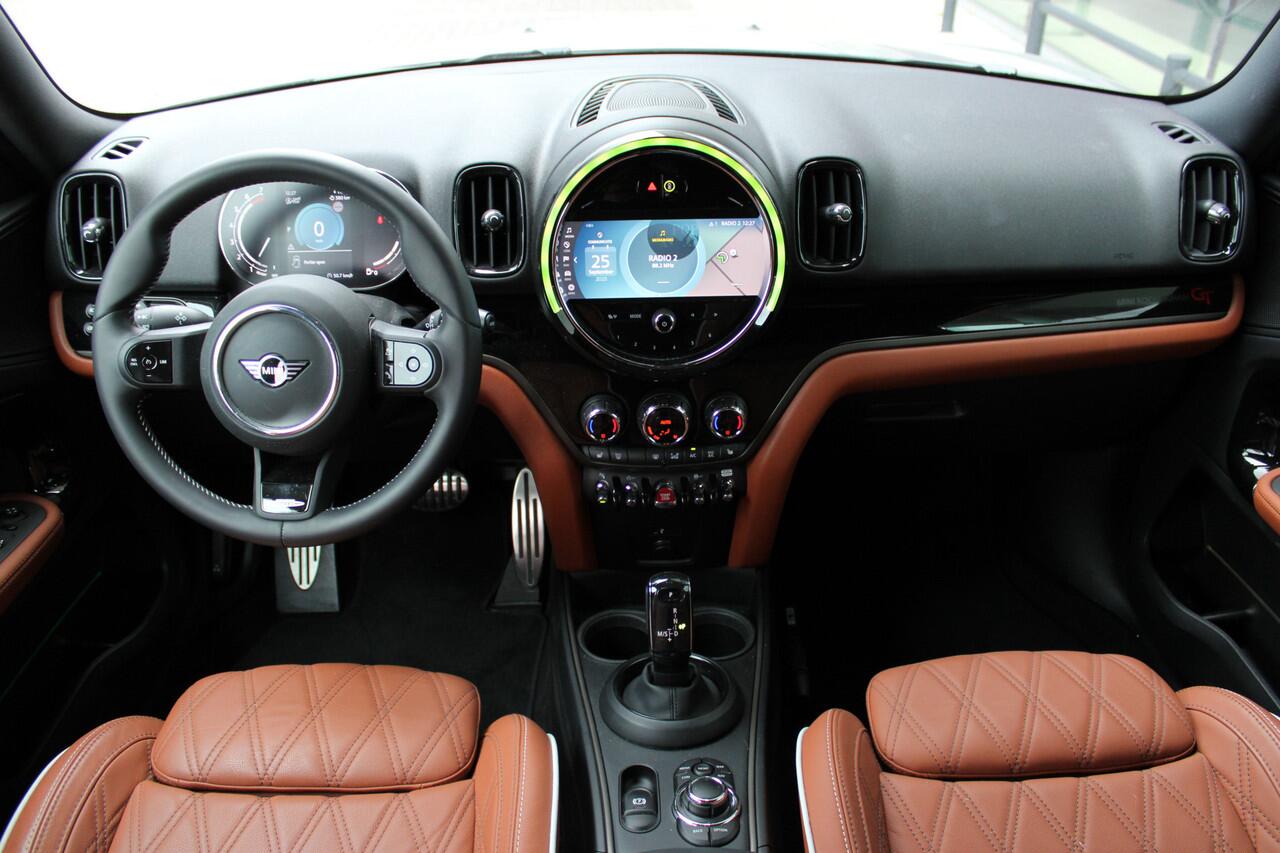 Mini COUNTRYMAN Cooper Rockingham GT JCW Automaat / Premium Go Pakket / Achteruitrijcamera / LED / Comfort Access / Park Assistant / Stoelverwarming