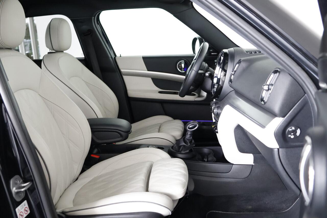 Mini COUNTRYMAN Mini 2.0 Cooper S E ALL4 MINI Yours Panorama / Opendak / Leder Licht ivoor / LED / Harman Kardon / HUD / Pilot assist