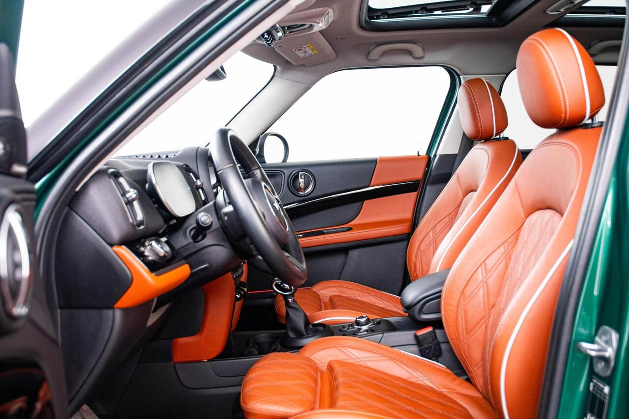 Mini COUNTRYMAN Cooper SE ALL4 Panoramadak - Elektrisch verwarmbare/verstelbare stoelen - Comfort acces - Driving/Parking Assistant - Harman Kardon - Head up - Active Cruise Control - Binnenlichtpakket -