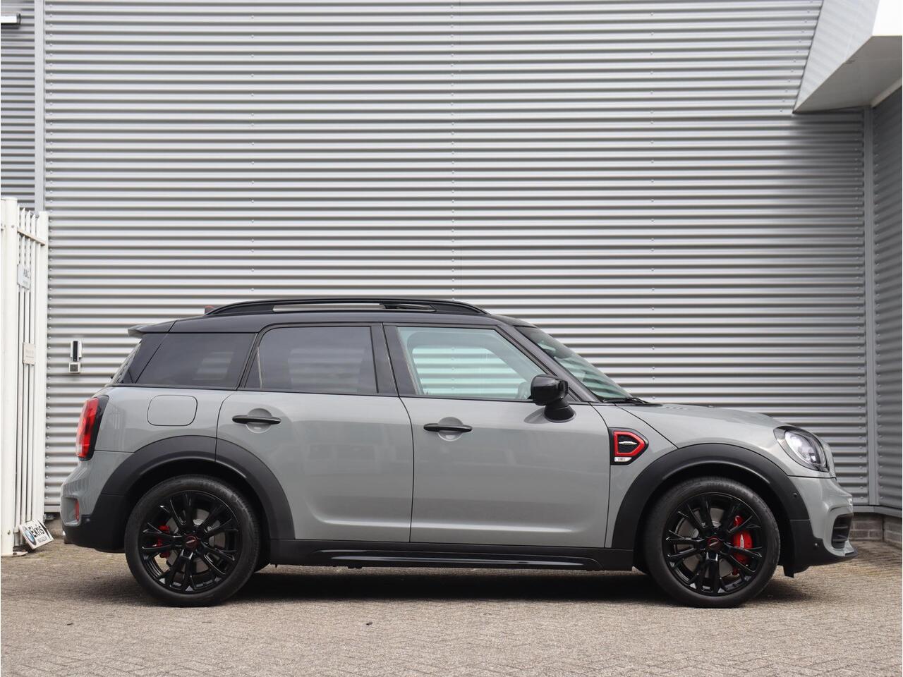 Mini COUNTRYMAN John Cooper Works ALL4 | MINI Excitement Pakket | Panodak | Harman Kardon | Achteruitrijcamera | Adaptief onderstel | Comfort Access | Head-Up | 19''LMV