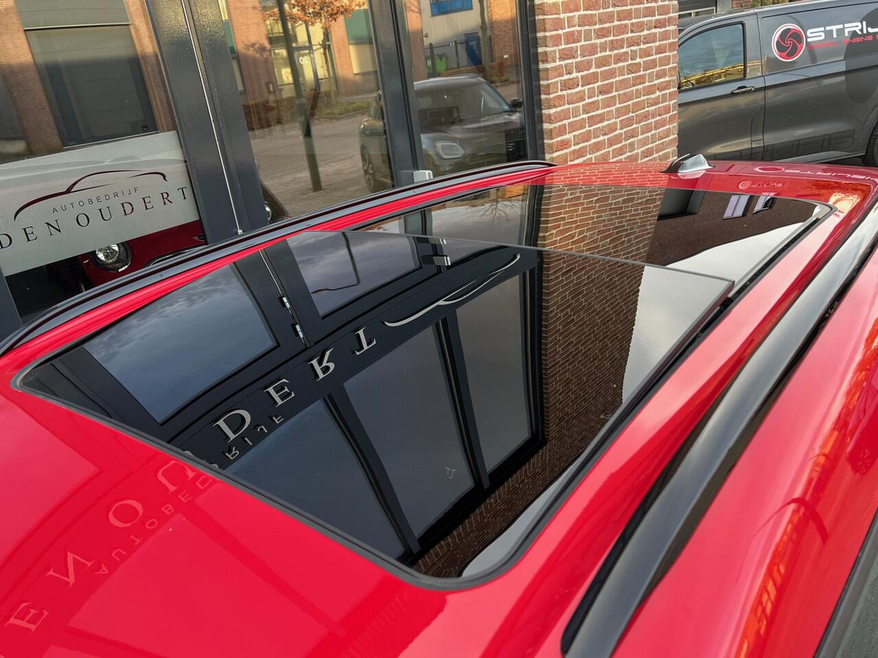 Mini COUNTRYMAN Mini 2.0 JCW ALL4 John Cooper Works XL PANO/HARMAN/360 CAMERA