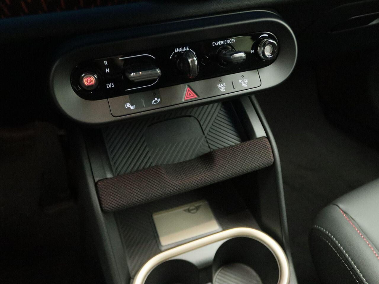 Mini COUNTRYMAN John Cooper Works Pakket XL + Glazen panoramadak + Parking Assistant Plus + Driving Assistant Professional + Harman Kardon + Trekhaak + 20''