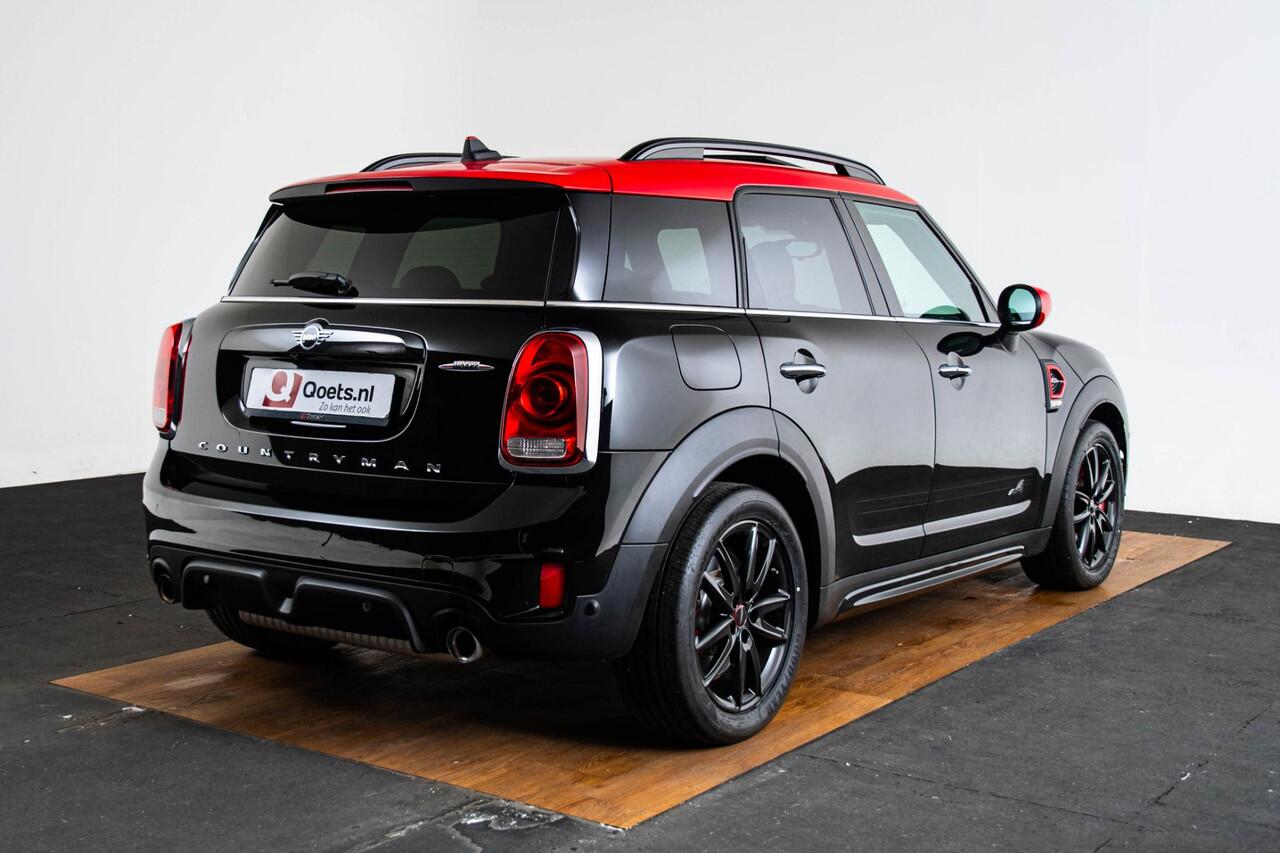 Mini COUNTRYMAN 2.0 John Cooper Works ALL4 Chili Panoramadak - Head-up - Adaptive Cruise Control - Harman Kardon - Camera - Stoelverwarming - Navigatiesysteem - Park Assistant