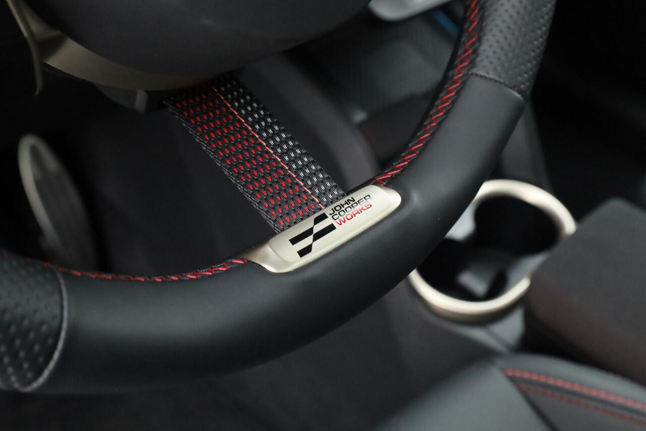 Mini COUNTRYMAN Mini 2.0 JCW ALL4 John Cooper Works XL 300pk | Pano | HUD | Massage | Harman Kardon | Elek. Trekhaak | 360cam | Memory