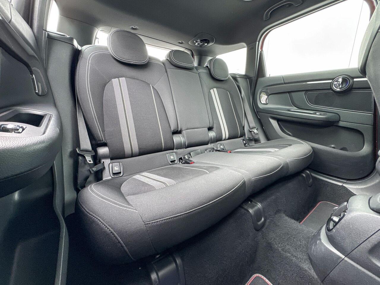 Mini COUNTRYMAN Cooper S Glazen panoramadak / JCW Pakket / 19'' / LED-koplampen met uitgebreide functies / Klasse 3 Alarm / Navigatie / Selections