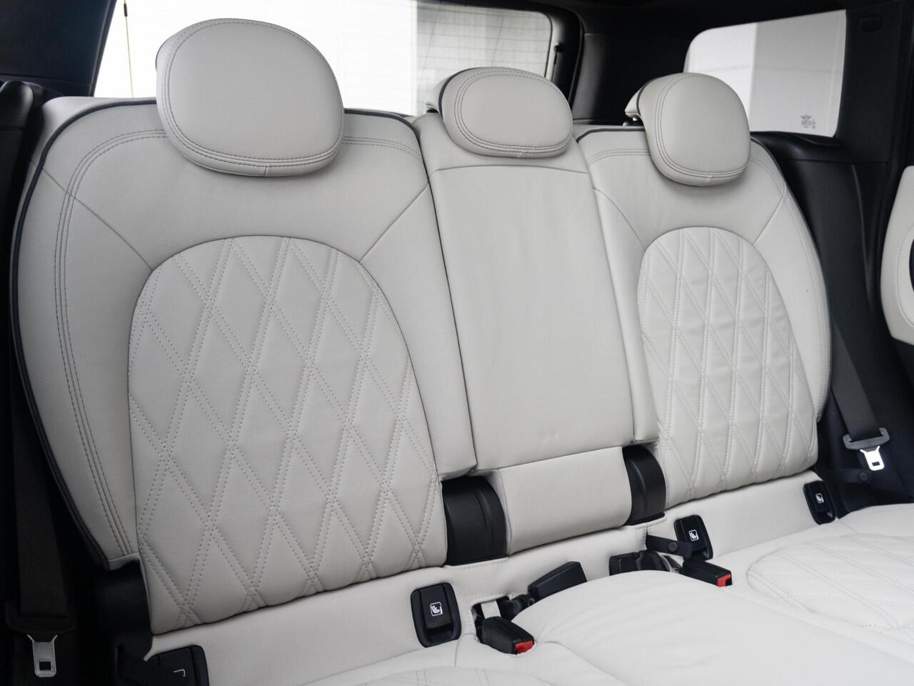 Mini COUNTRYMAN Cooper Aut. Chili + Serious Business + Chester leder + Glazen Panoramadak