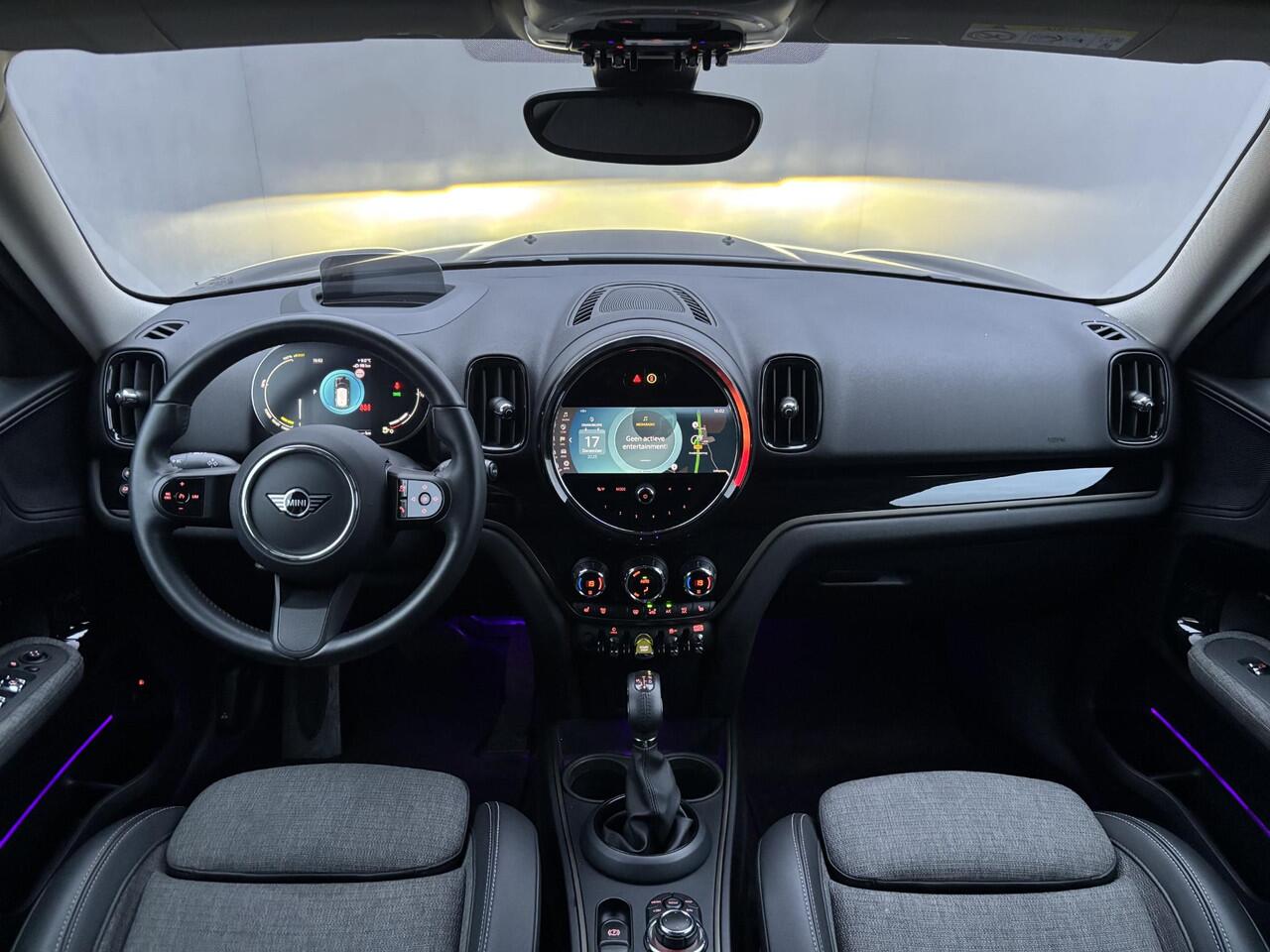 Mini COUNTRYMAN Cooper S E ALL4 Untamed Edition PHEV / Dealer Onderhouden / HUD / Navigatie / Apple Carplay & Android Auto / Stoelverwarming / Cruise / Clima /
