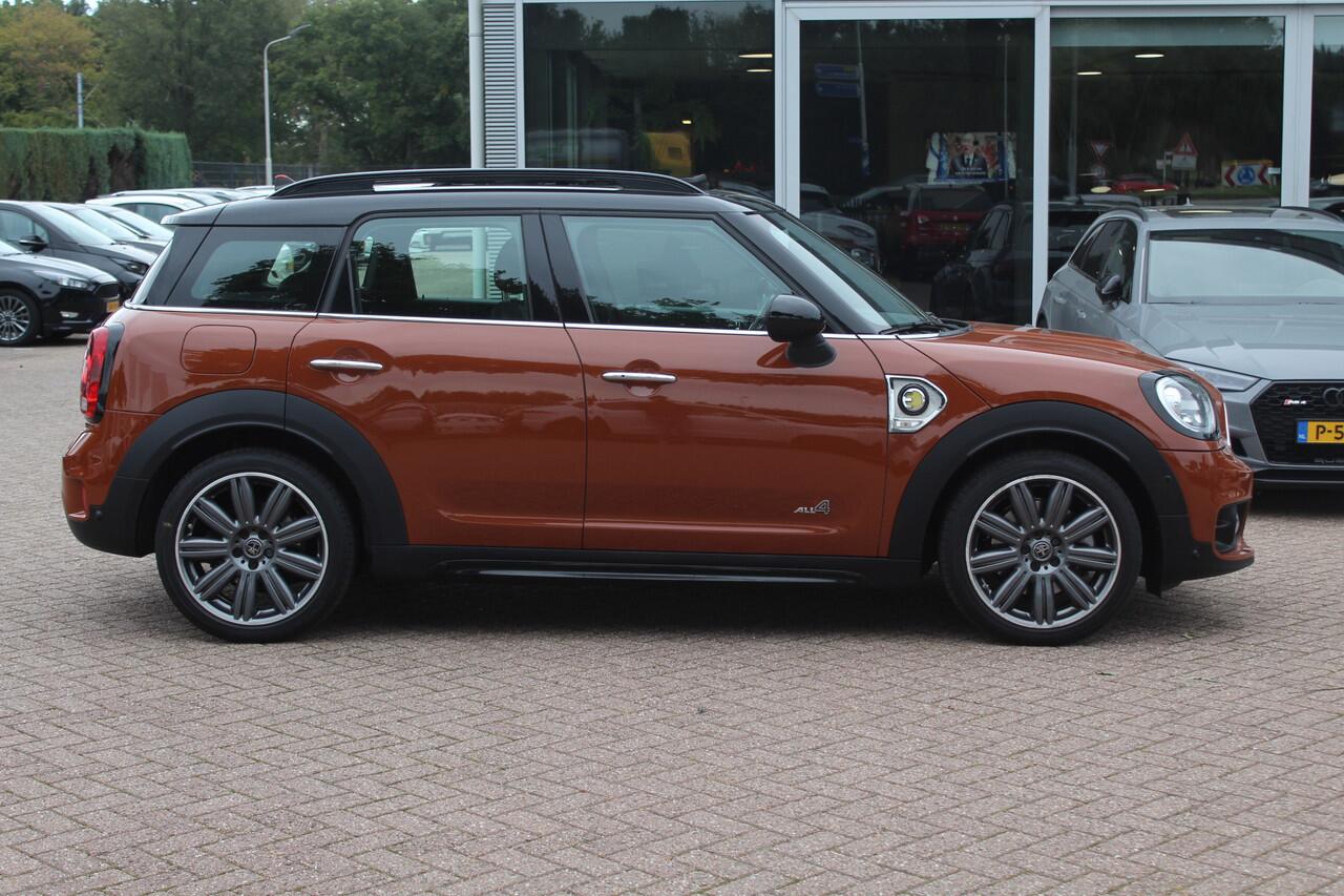 Mini COUNTRYMAN Mini 2.0 Cooper S E ALL4 Chili / Panoramadak / Camera / Head-up / Leder / Keyless / 19'' / Navi. Proff / Stoelverwarming / Cruise Control