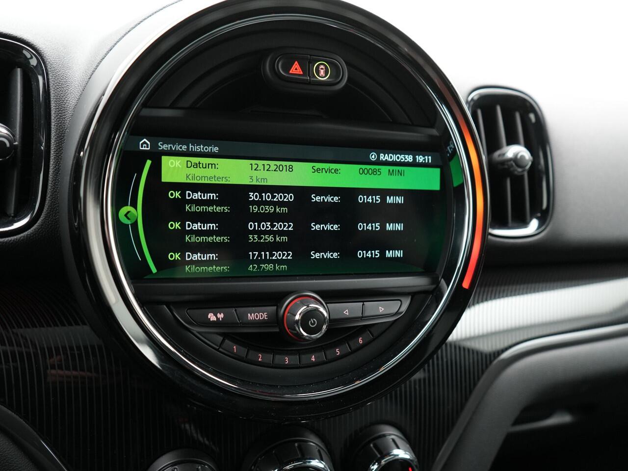 Mini COUNTRYMAN 2.0 Cooper S E ALL4 Plug in Hybrid 225pk Dealer O.H. PHEV | Panodak | Adaptive Cruise | Head Up | Harman & Kardon | Lederen Sportstoelen Verwarmd | Camera | Apple Carplay | Navigatie | Virtual | DAB |