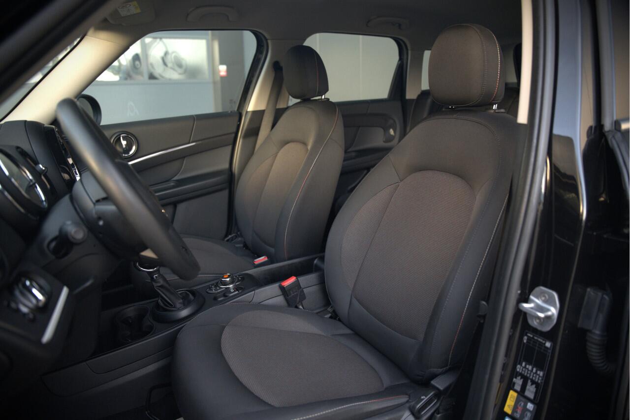 Mini COUNTRYMAN Mini 2.0 Cooper S E ALL4 | Stoelverwarming | Parkeersensoren | Apple Carplay | Navigatie | Keyless | Ambiance Verlichting | Climate Control |