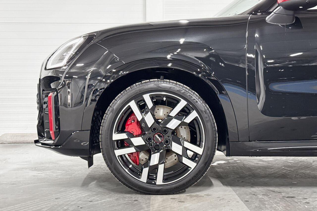 Mini COUNTRYMAN John Cooper Works All4 | Pakket XL | Panorama dak | 20" John Cooper Works Flag Spoke 2-tone