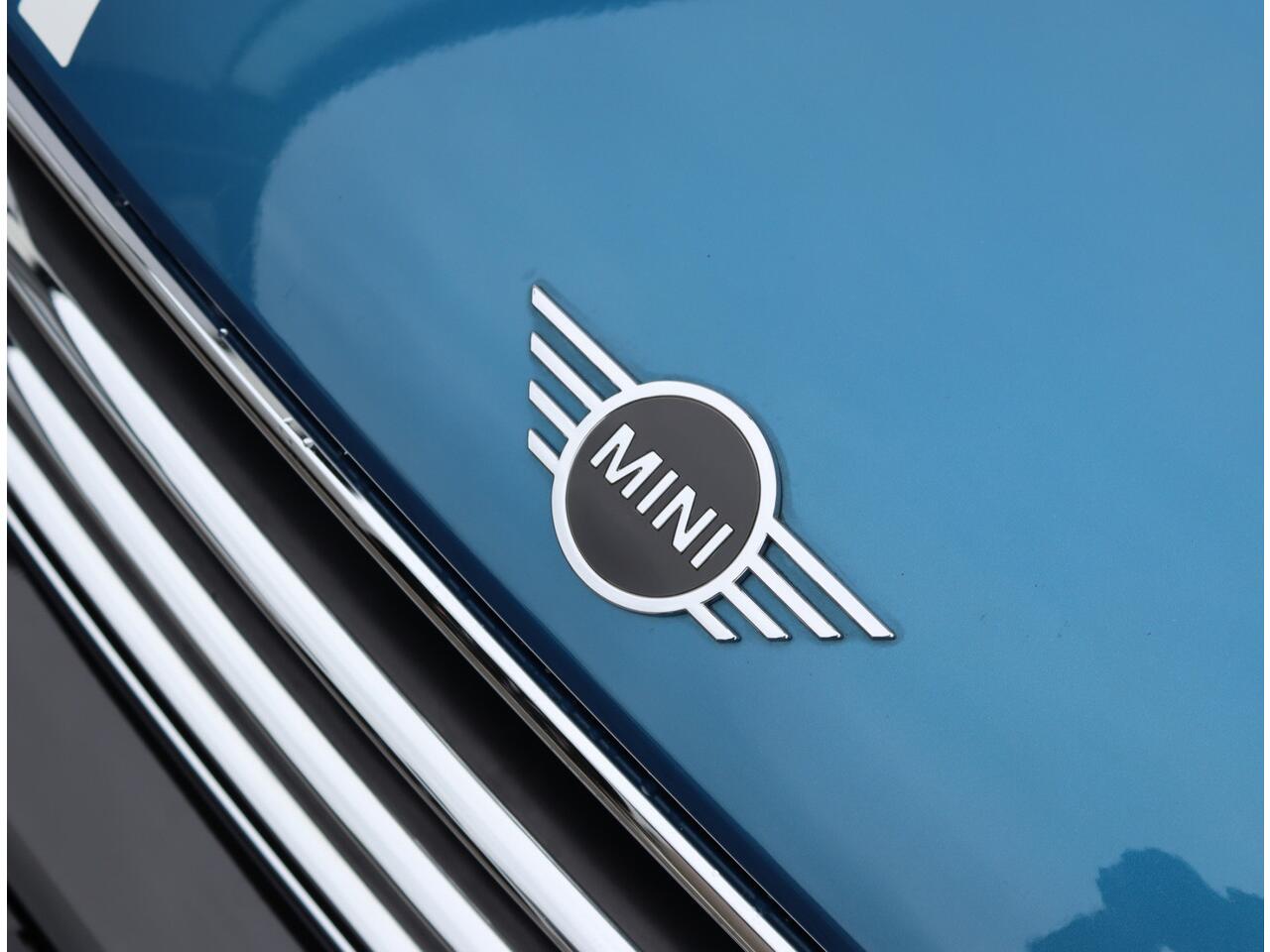 Mini COUNTRYMAN 1.5 Cooper | Navigatie | Harman/Kardon | Stoelverwarming | 17"