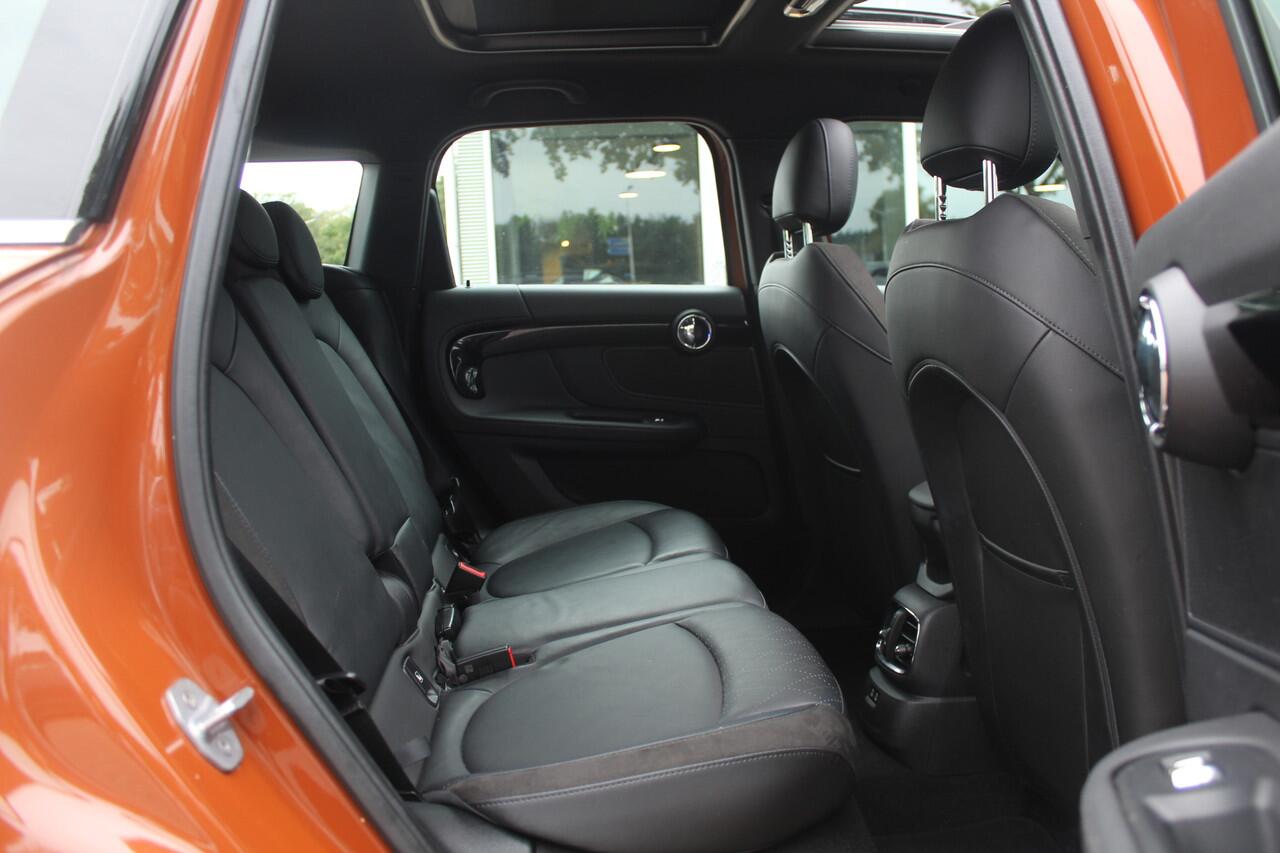 Mini COUNTRYMAN Mini 2.0 Cooper S E ALL4 Chili / Panoramadak / Camera / Head-up / Leder / Keyless / 19'' / Navi. Proff / Stoelverwarming / Cruise Control