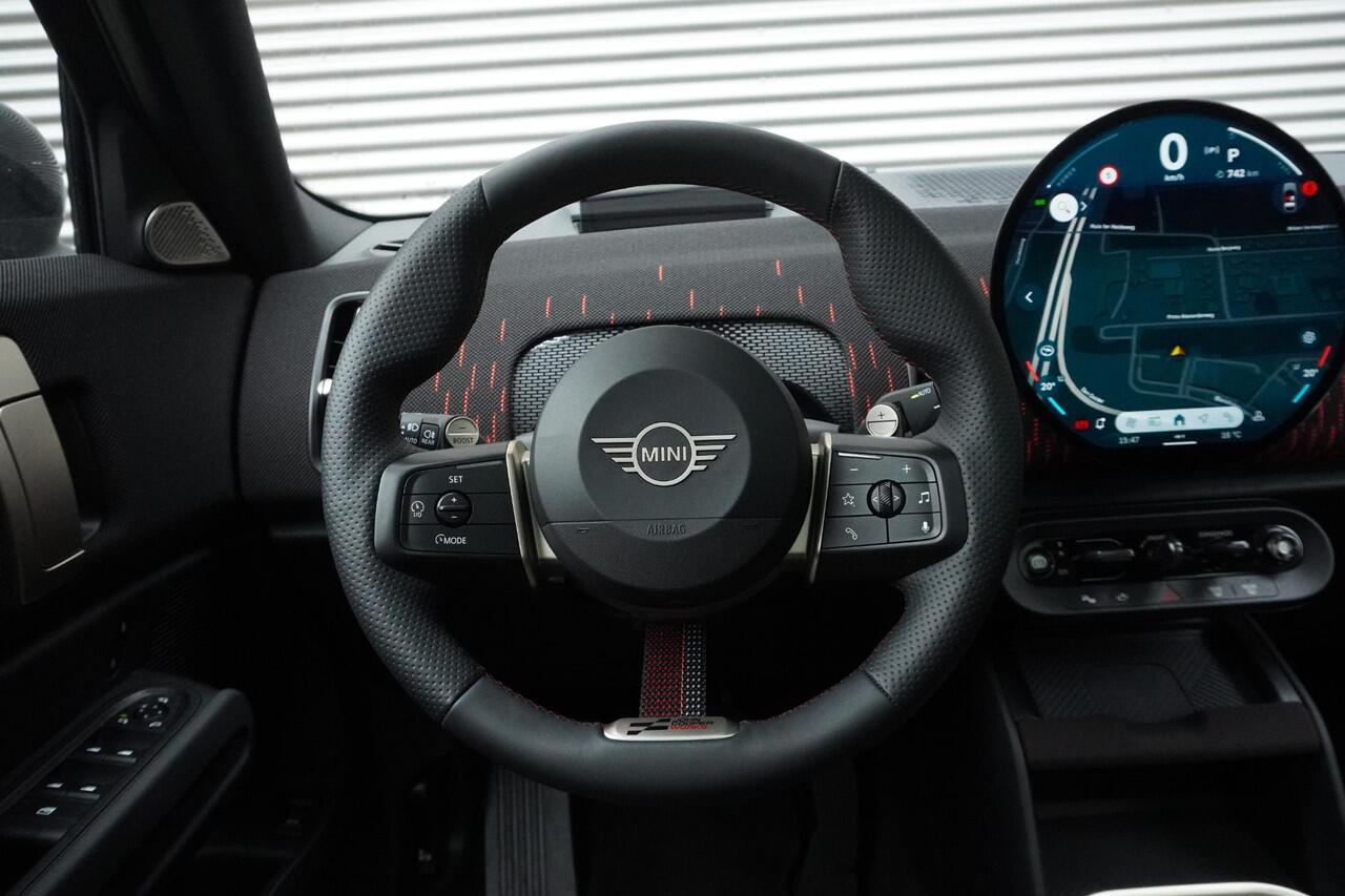 Mini COUNTRYMAN C John Cooper Works Uitvoering | Pakket XL | Glazen panoramadak | Trekhaak met elektrisch wegklapbare kogel | Driving Assistant Professional