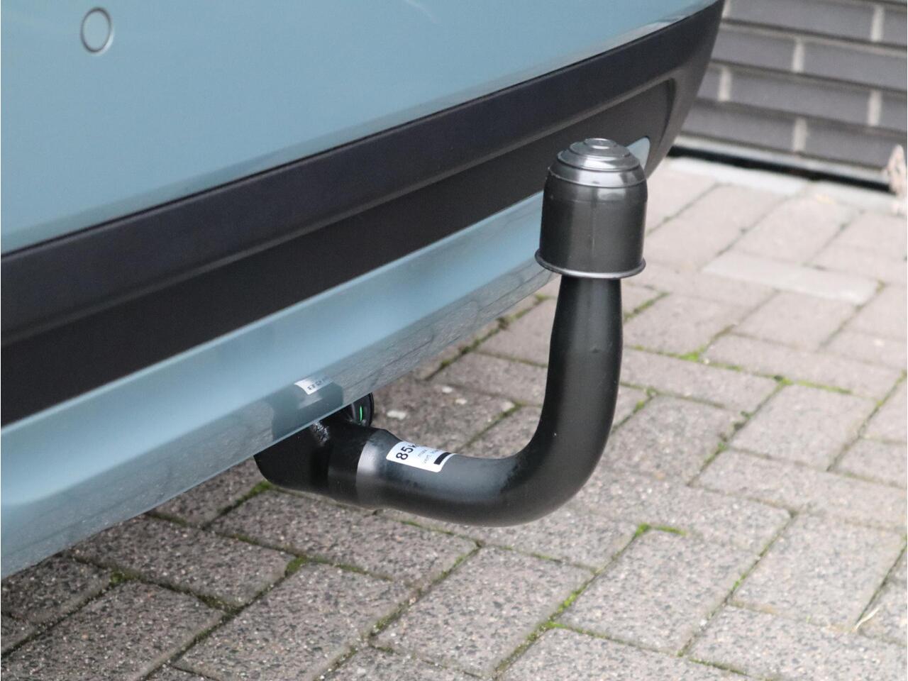 Mini COUNTRYMAN Cooper S E ALL4 Classic Automaat / Panoramadak / Stuurwielverwarming / Harman Kardon / LED / MINI Navigatiesysteem / 17 Inch / Sportstoelen / Trekhaak / Lichtpakket