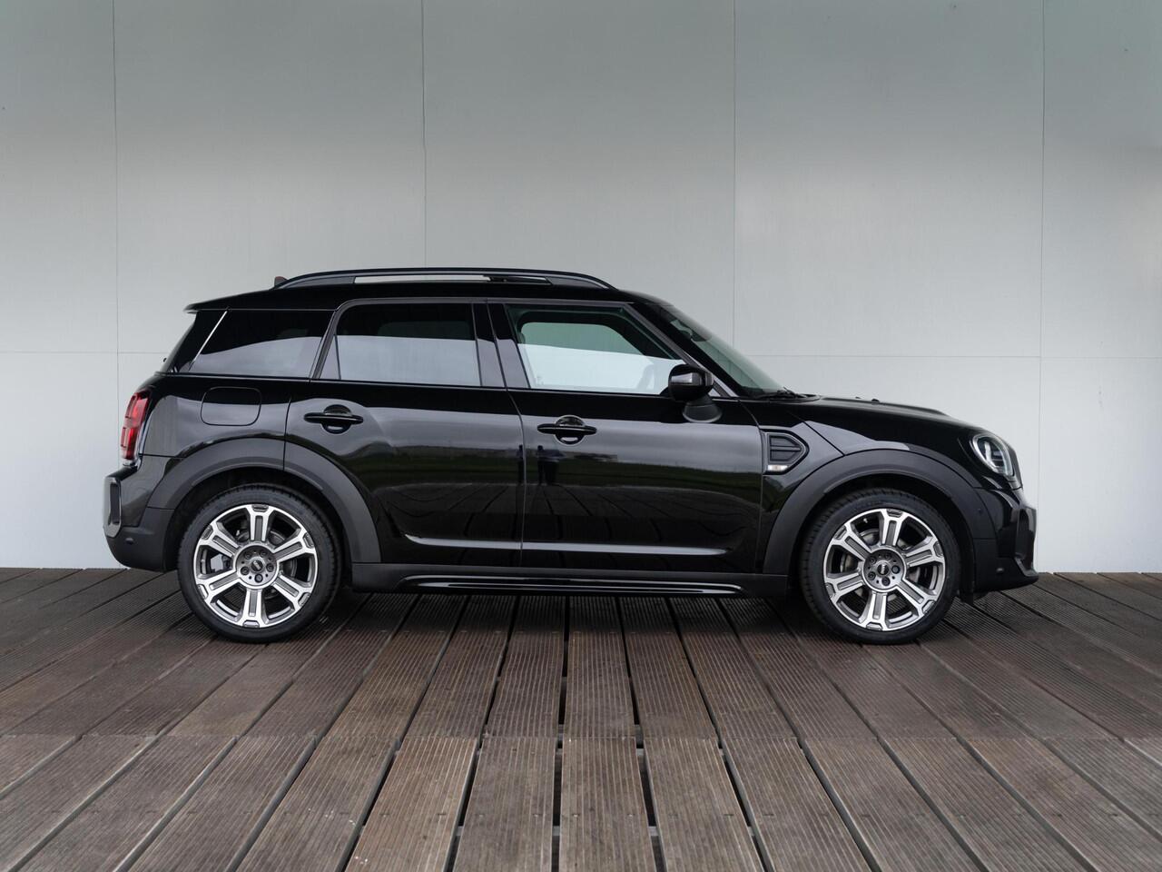 Mini COUNTRYMAN Cooper Aut. Chili + Serious Business + Chester leder + Glazen Panoramadak