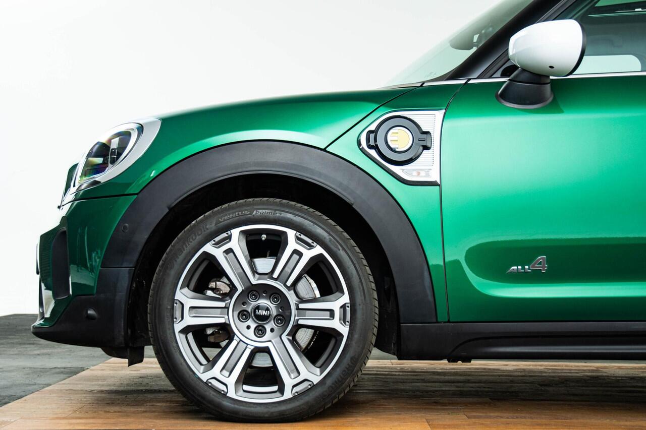 Mini COUNTRYMAN Cooper SE ALL4 Panoramadak - Elektrisch verwarmbare/verstelbare stoelen - Comfort acces - Driving/Parking Assistant - Harman Kardon - Head up - Active Cruise Control - Binnenlichtpakket -