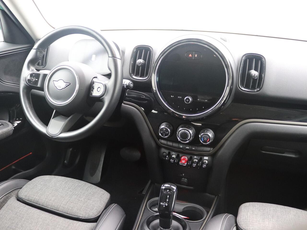 Mini COUNTRYMAN Mini 1.5 One Business Edition Aut. / Navi / Camera / Sportint / Origineel NL