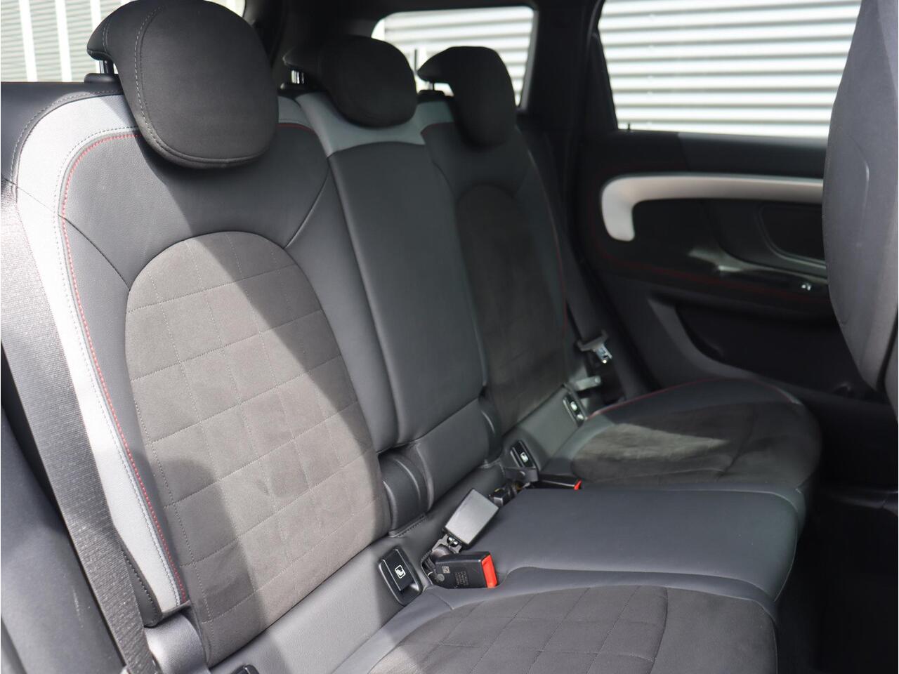 Mini COUNTRYMAN John Cooper Works ALL4 | MINI Excitement Pakket | Panodak | Harman Kardon | Achteruitrijcamera | Adaptief onderstel | Comfort Access | Head-Up | 19''LMV