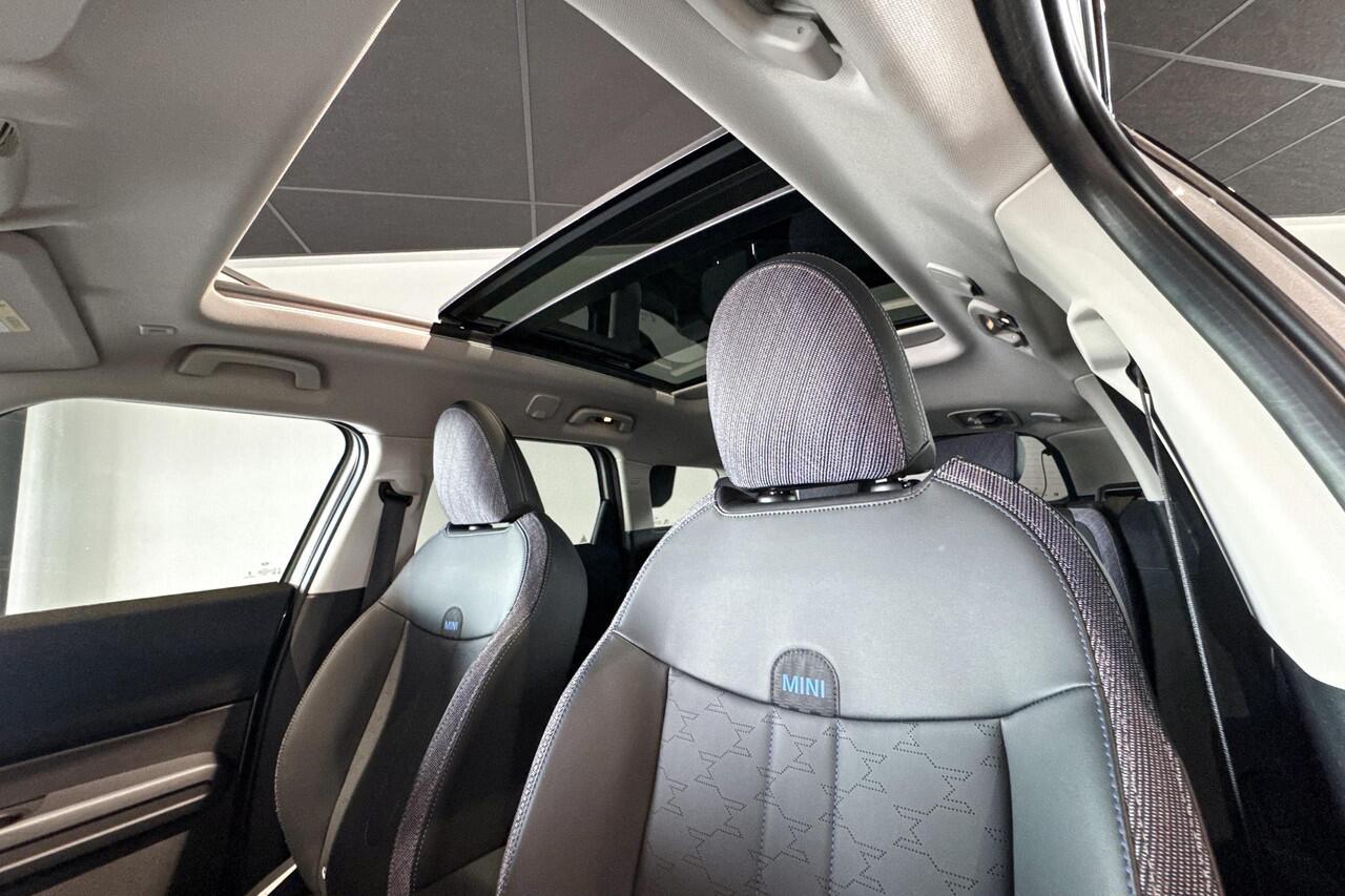 Mini COUNTRYMAN 1.5 C Classic M Plus | Glazen Panoramadak | Head-up Display | Stoelverwarming | Trekhaak |