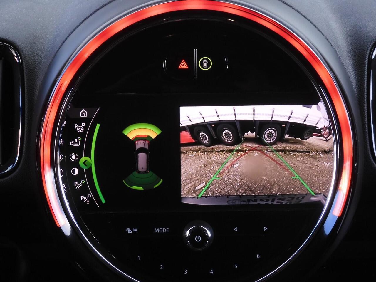 Mini COUNTRYMAN COOPER S E ALL4/ PANORAMADAK/ LEER/ CAMERA/ ELEKT. KLEP/ SFEERVERLICHTING