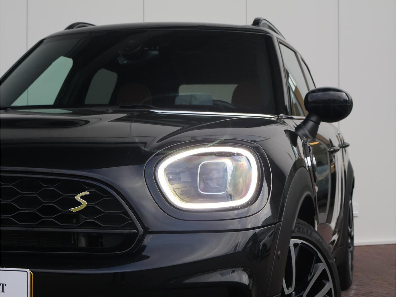 Mini COUNTRYMAN Mini 2.0 Cooper S E ALL4 John Cooper Works Achteruitrijcamera/ Panoramadak/ Comfortstoelen/ Stoelverwarming/ Harman-Kardon/ Head-Up