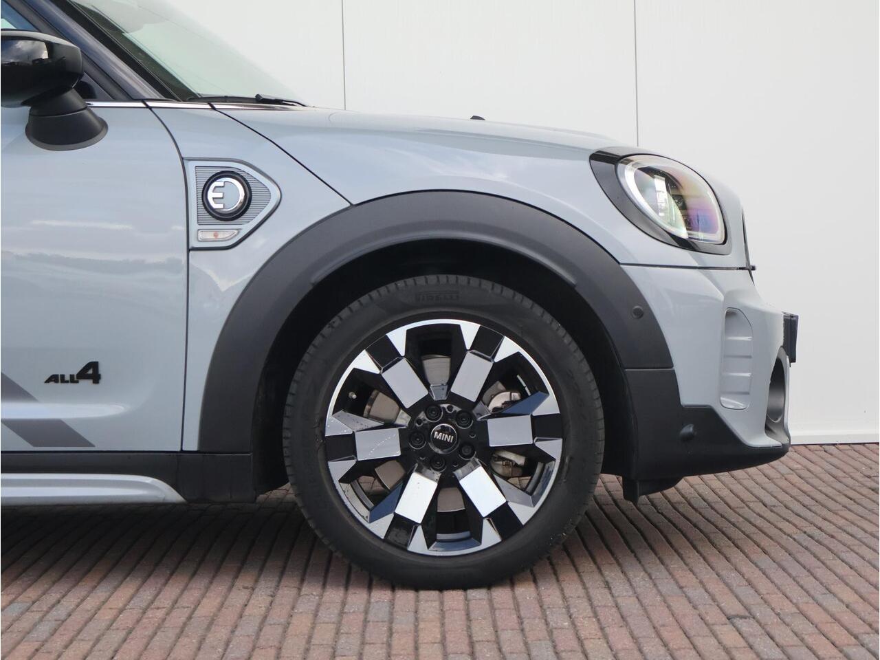 Mini COUNTRYMAN Mini 2.0 Cooper S E ALL4 Untamed Edition Comfort Access/ Achteruitrijcamera/ panoramadak/ Active Cruise Control/ Harman-Kardon/ Stoelverwarming/ Carplay