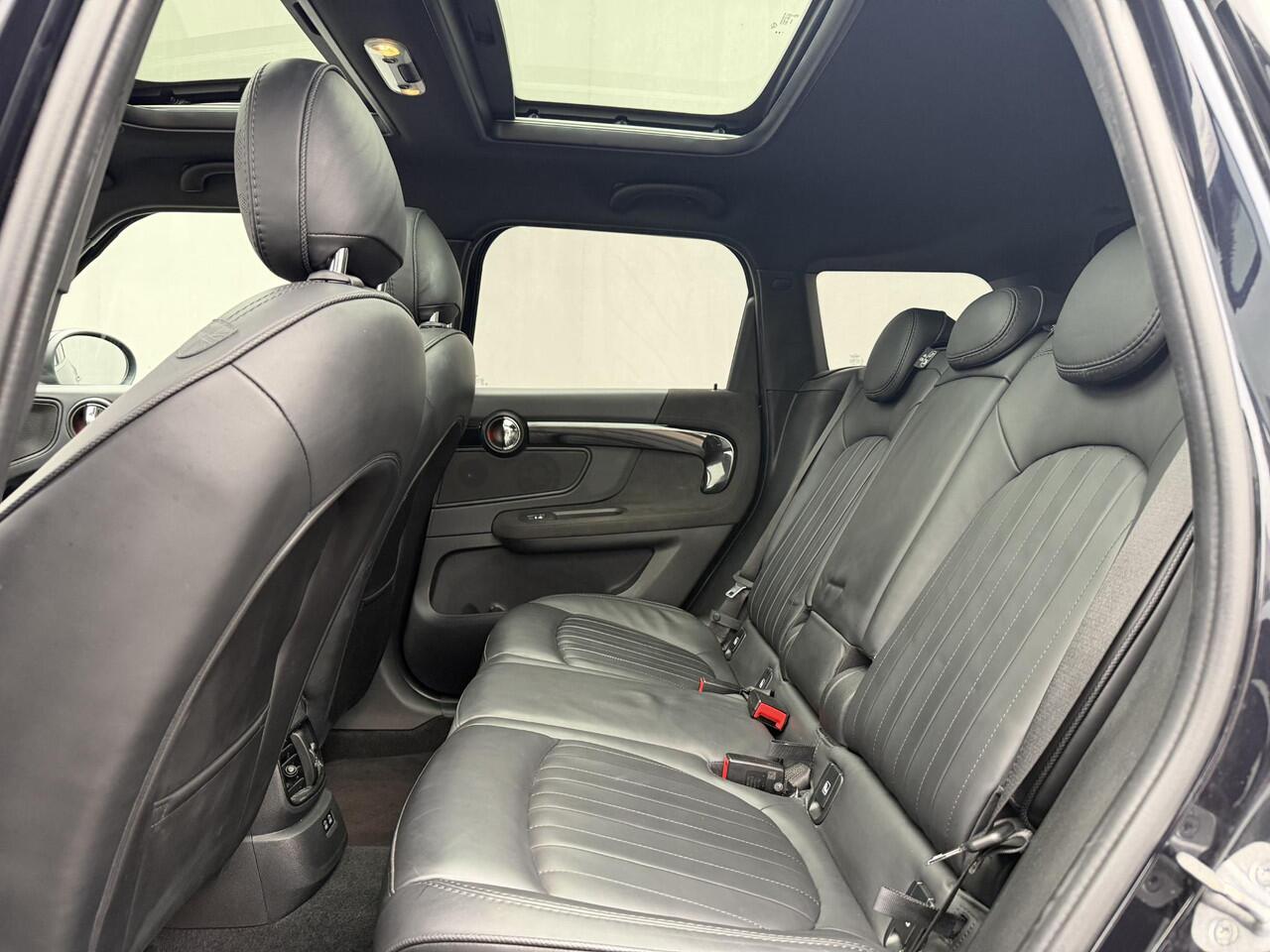 Mini COUNTRYMAN 1.5 Cooper S E ALL4 MINI Yours / Plug-In / EAER 41 km / Leder / Harman Kardon / Head Up Display / Schuif & Kanteldak / Navigatie / Elektrische stoelen / Adaptieve CC / Apple Carplay & Android / Camera / PDC / Stoel Verwarming /