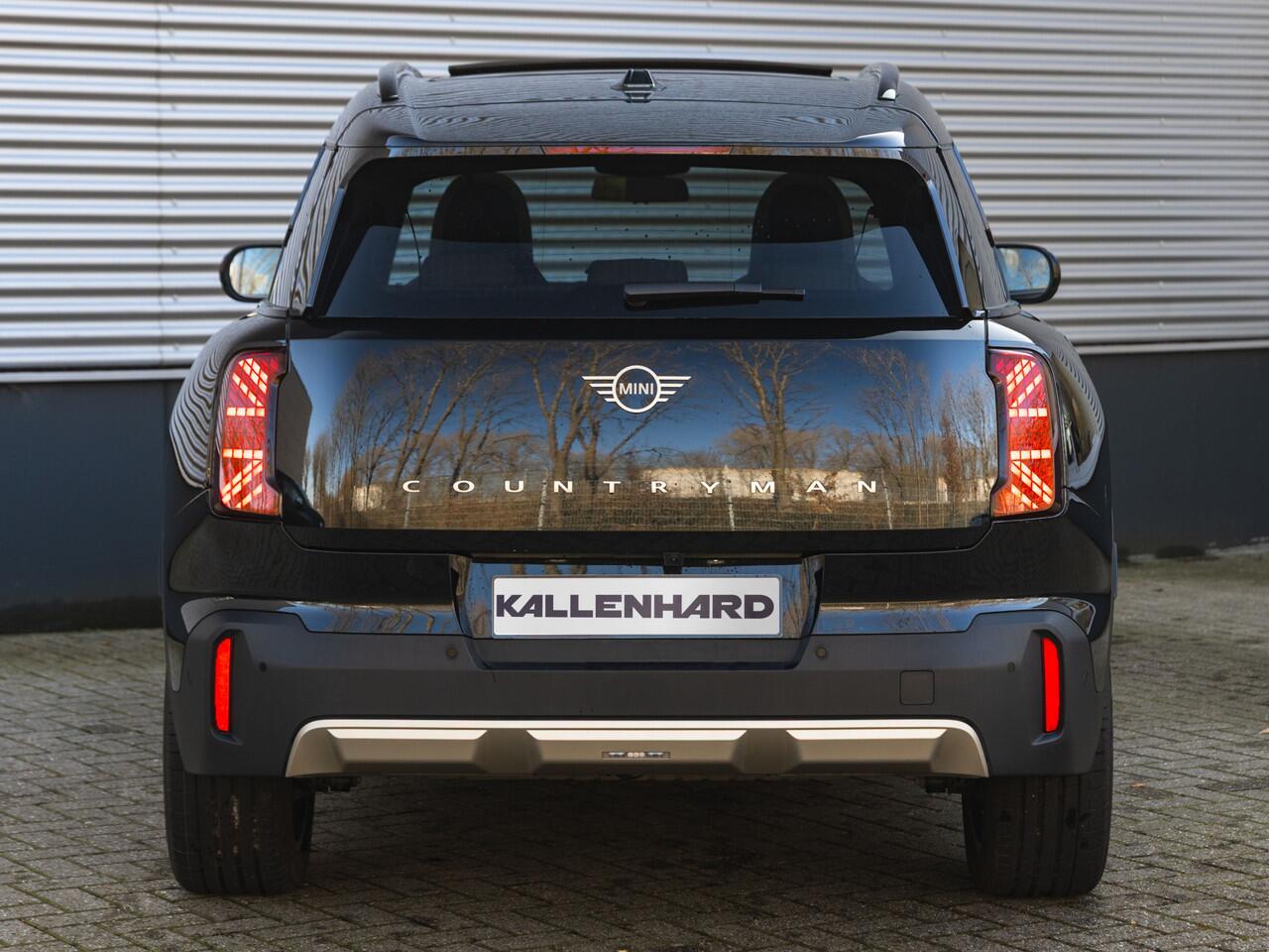 Mini COUNTRYMAN Mini 1.5 C Favoured - XL Pakket - Pano - Trekhaak - Memoryzetel