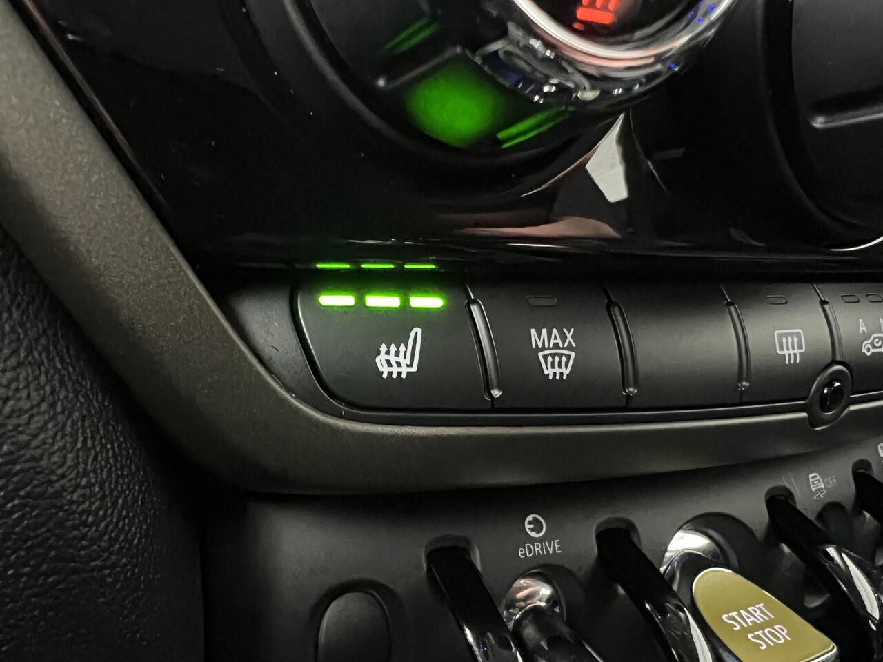 Mini COUNTRYMAN Mini 2.0 Cooper S E ALL4 Navigatie Leer Dealeronderhouden