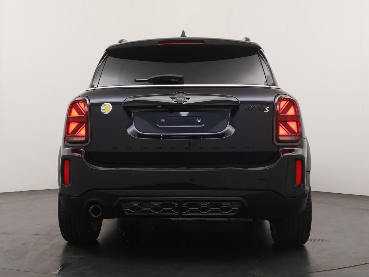 Mini COUNTRYMAN Cooper SE ALL4 John Cooper Works | Achteruitrijcamera | Panoramadak | Stuurwielverwarming | Head-Up Display | John Cooper Works uitvoering |