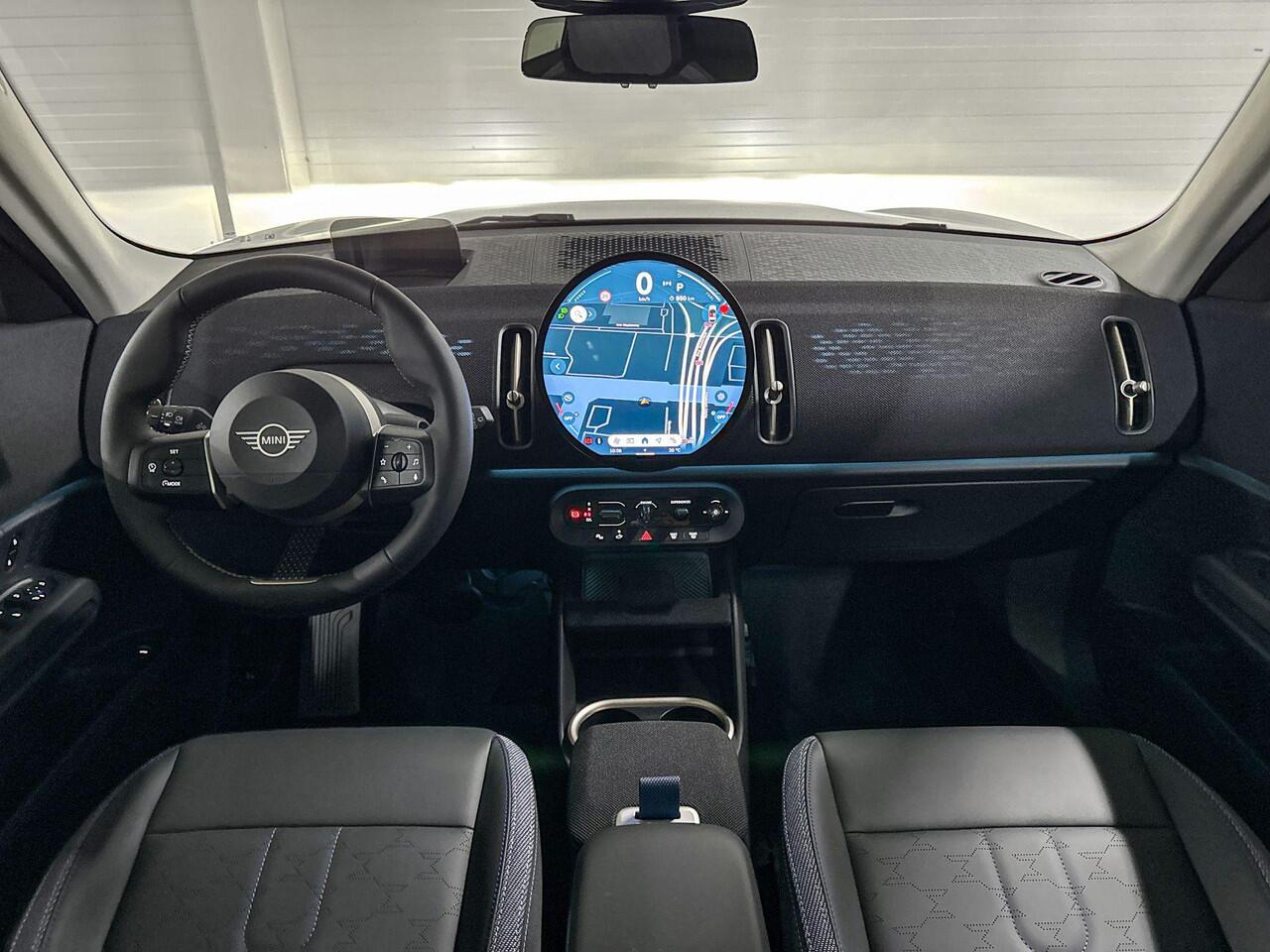 Mini COUNTRYMAN C MINI Countryman 1.5 C Classic M Plus | Pakket M Plus | Dak en spiegelkappen in Jetblack