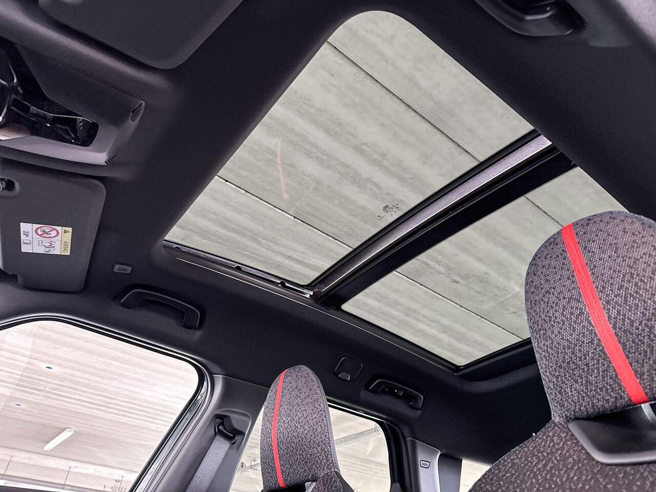 Mini COUNTRYMAN Electric E John Cooper Works M 66.5 kWh | Pakket M | Dak en spiegelkappen in Jetblack