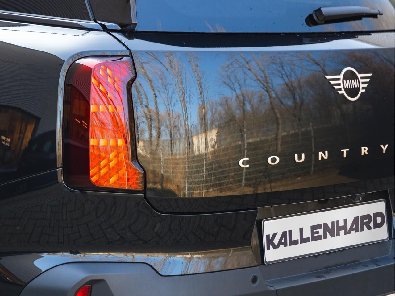 Mini COUNTRYMAN Mini 1.5 C Favoured - XL Pakket - Pano - Trekhaak - Memoryzetel