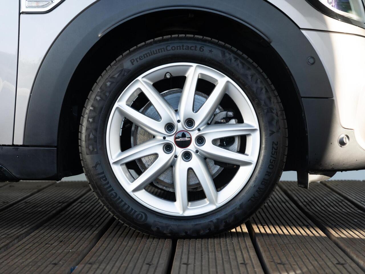 Mini COUNTRYMAN Cooper S E ALL4 John Cooper Works + Glazen panoramadak + Achteruitrijcamera + Comfort Access + Harman-Kardon