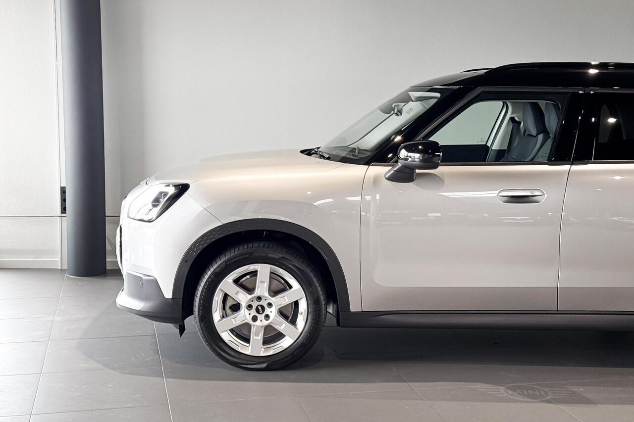 Mini COUNTRYMAN 1.5 C Classic M Plus | Glazen Panoramadak | Head-up Display | Stoelverwarming | Trekhaak |