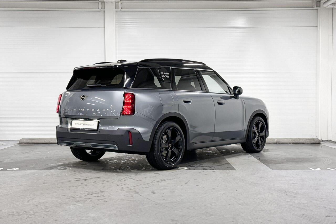 Mini COUNTRYMAN E | Classic Uitvoering | Pakket S | 19"JCW Runway Spoke Jet Black | Selections