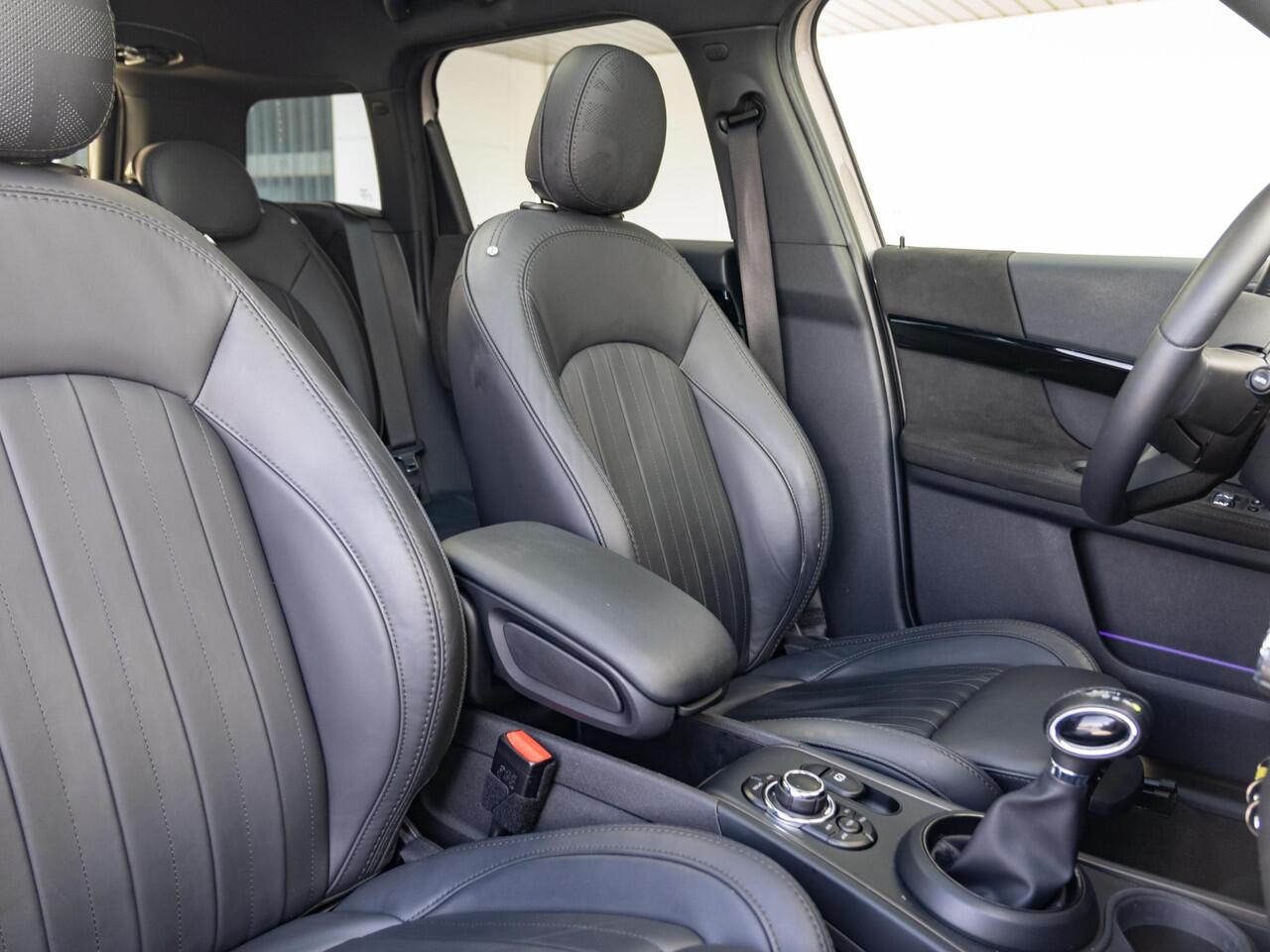 Mini COUNTRYMAN Cooper S E ALL4 John Cooper Works + Glazen panoramadak + Achteruitrijcamera + Comfort Access + Harman-Kardon